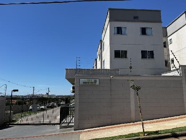 Imóvel com grande valor — Apartamento no Conjunto Habitacional Violim, Londrina - PR, Apto 404, 2 quartos, 1 vaga, 43,32m² | Venda Direta Online