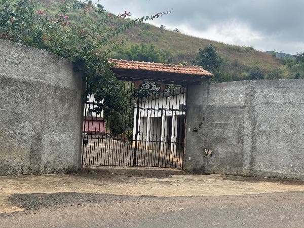 Chance única — Casa no Parada Morelli, Sao Jose do Vale do Rio Preto - RJ, Nº 242, 2 quartos, 2 vagas, 70m² | Venda Direta Online