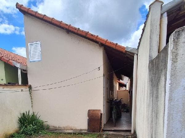 Imóvel bem localizado — Casa no Papucaia, Cachoeiras de Macacu - RJ, Nº 225, 1 quarto, 1 vaga, 47,4m² | Venda Direta Online