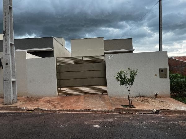 Oferta exclusiva — Casa no Centro, Florestopolis - PR, Nº 22, 3 quartos, 1 vaga, 140m² | Venda Direta Online